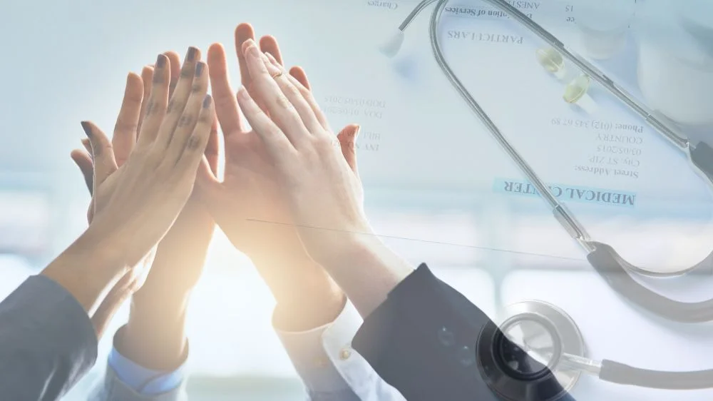 فريق عمل مكتب ترجمة تقرير طبي معتمد في الرياض